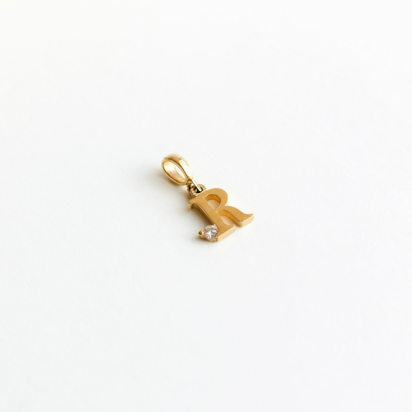 Dije 14k Inicial con zirconia