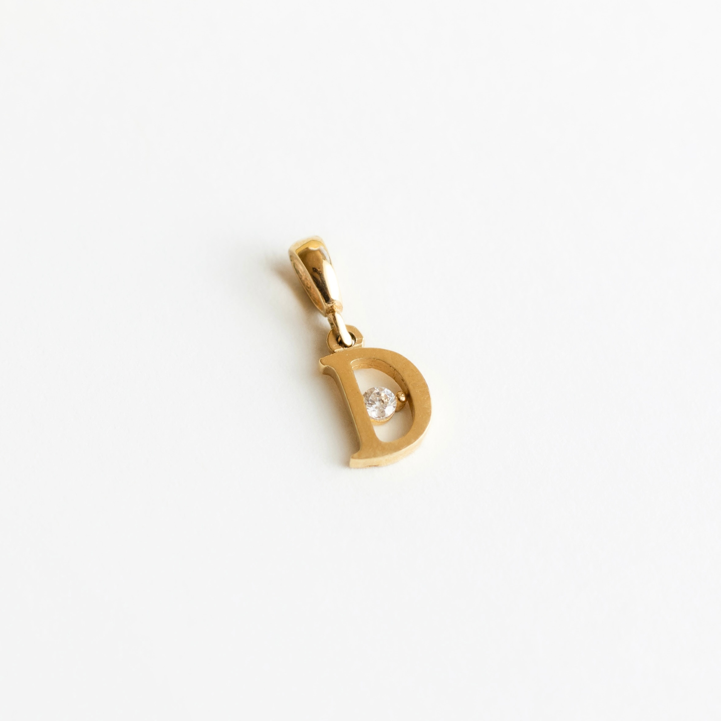 Dije 14k Inicial con zirconia