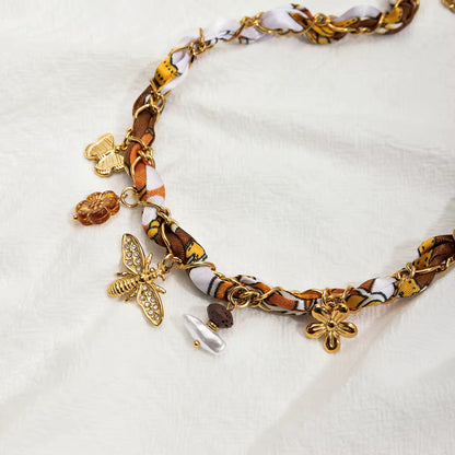 Collar Abejita & Flores