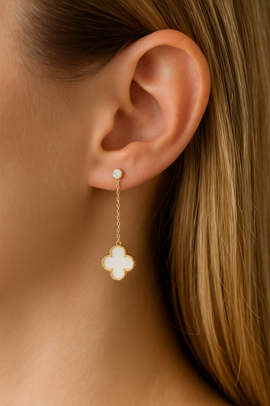 Arete trébol cuatro hojas blanco oro 10k par