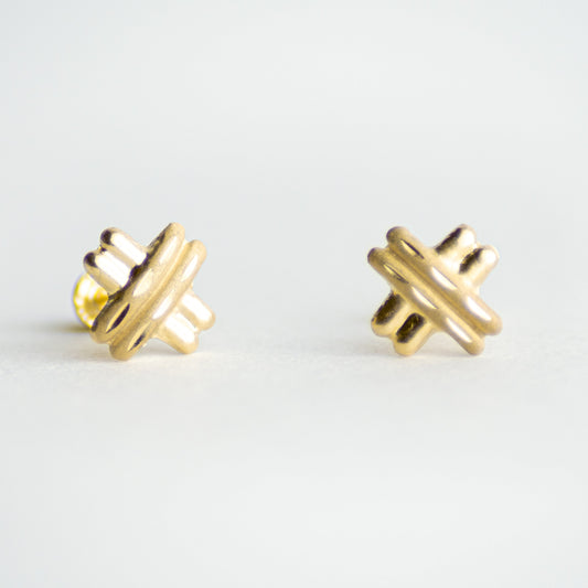 Broquel Cruz Doble oro 10k