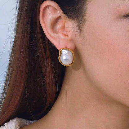 Aretes irregulares aperlados