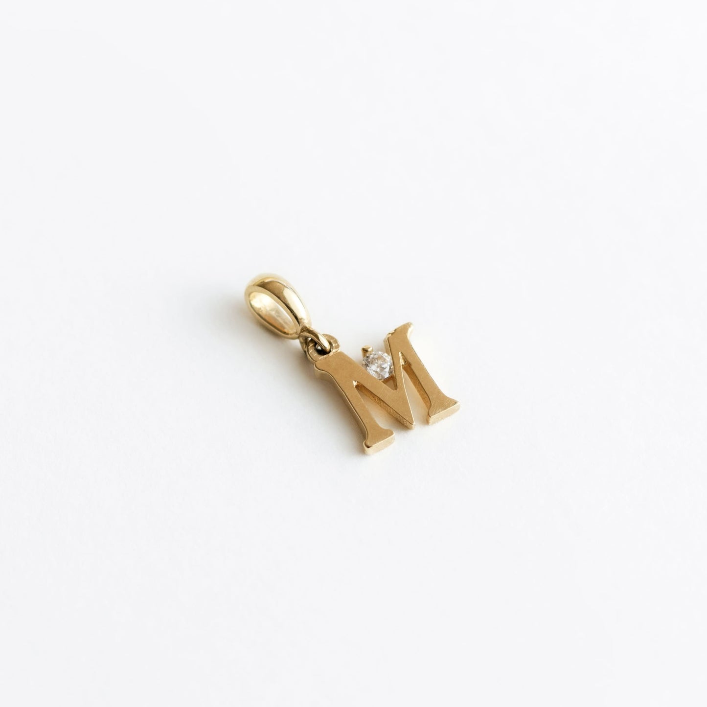 Dije 14k Inicial con zirconia