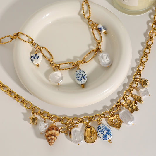 Collar caracol y sombrero